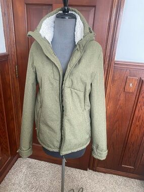Champion Olive Green Hooded Puffer Jacket with Sherpa Lining
